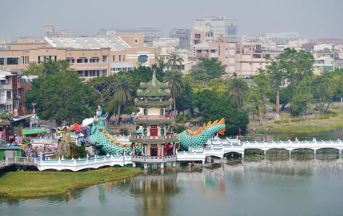 春秋閣與蓮池潭全景